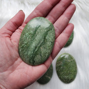 GROSSULAR GARNET PALM STONE