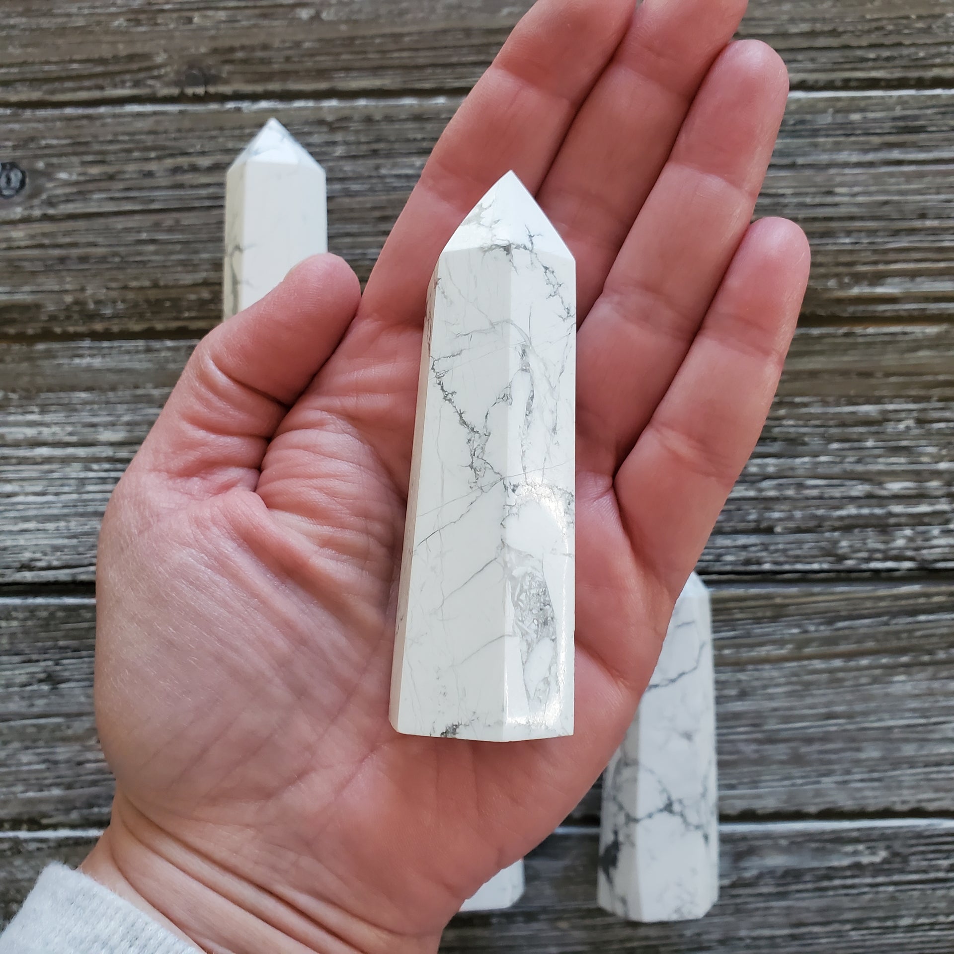HOWLITE POINT