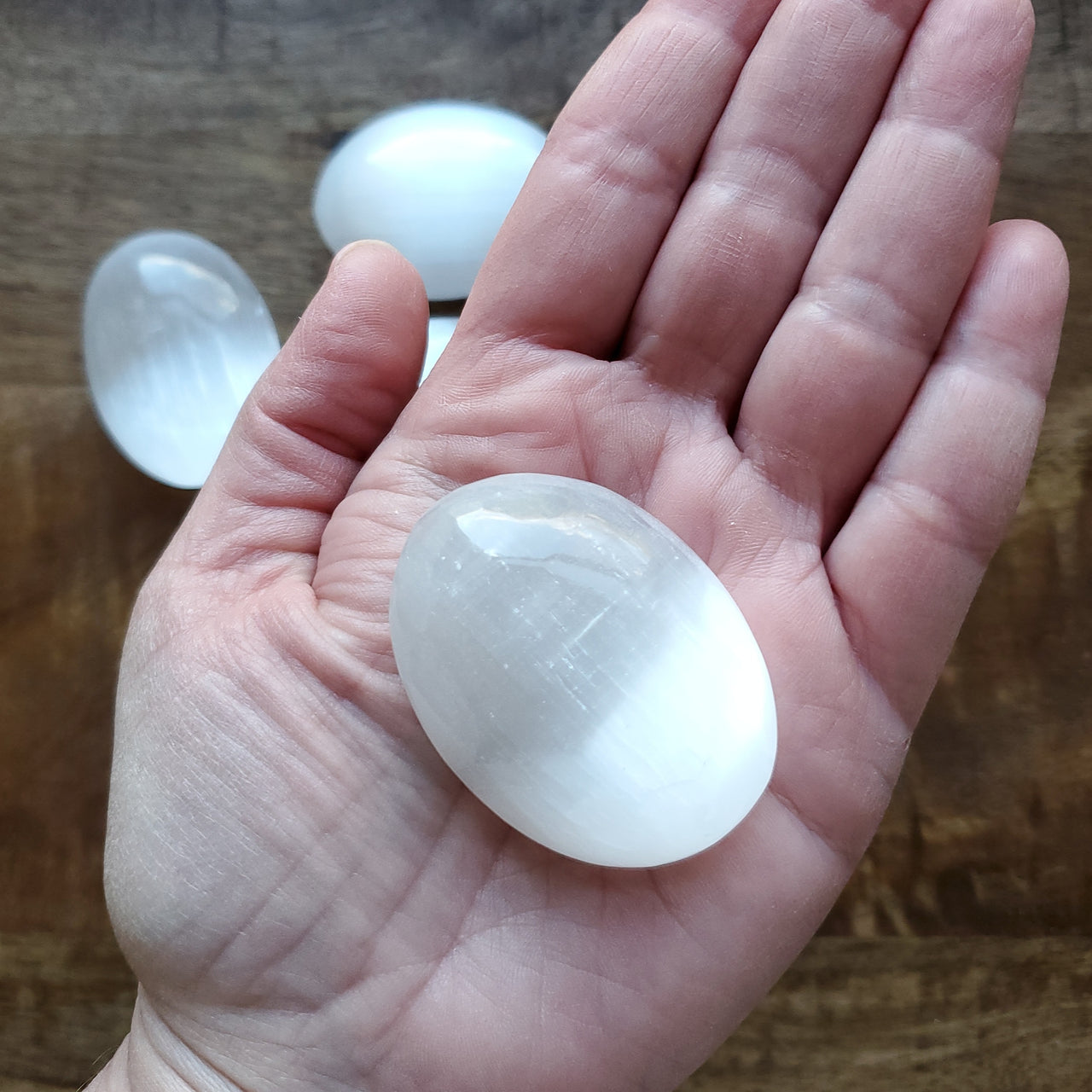 SELENITE PALM STONE