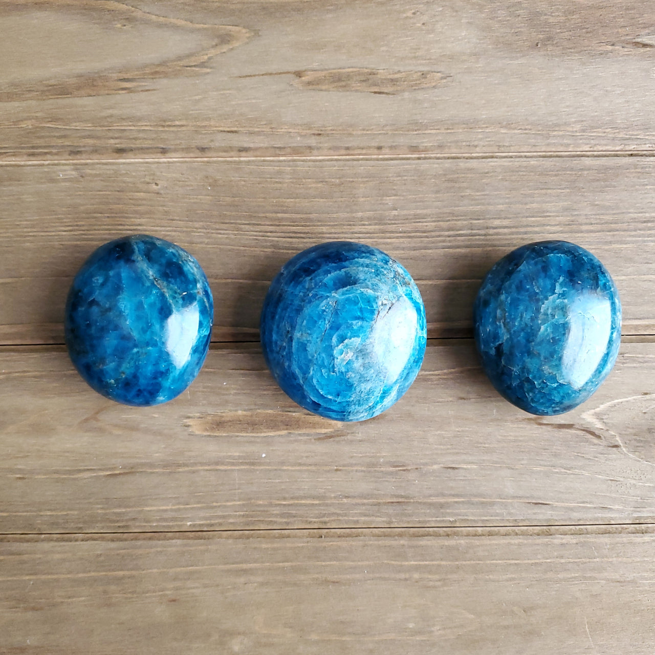 APATITE PALM STONE
