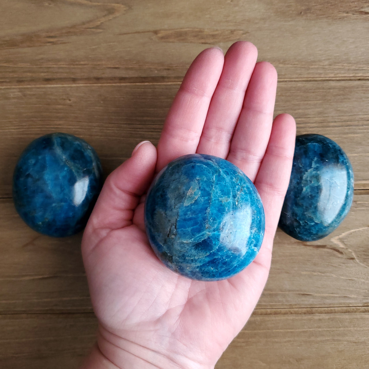 APATITE PALM STONE