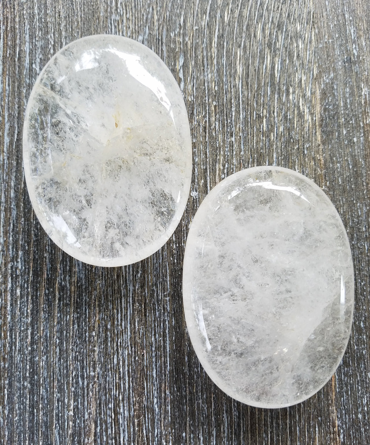 CLEAR QUARTZ PALM STONE