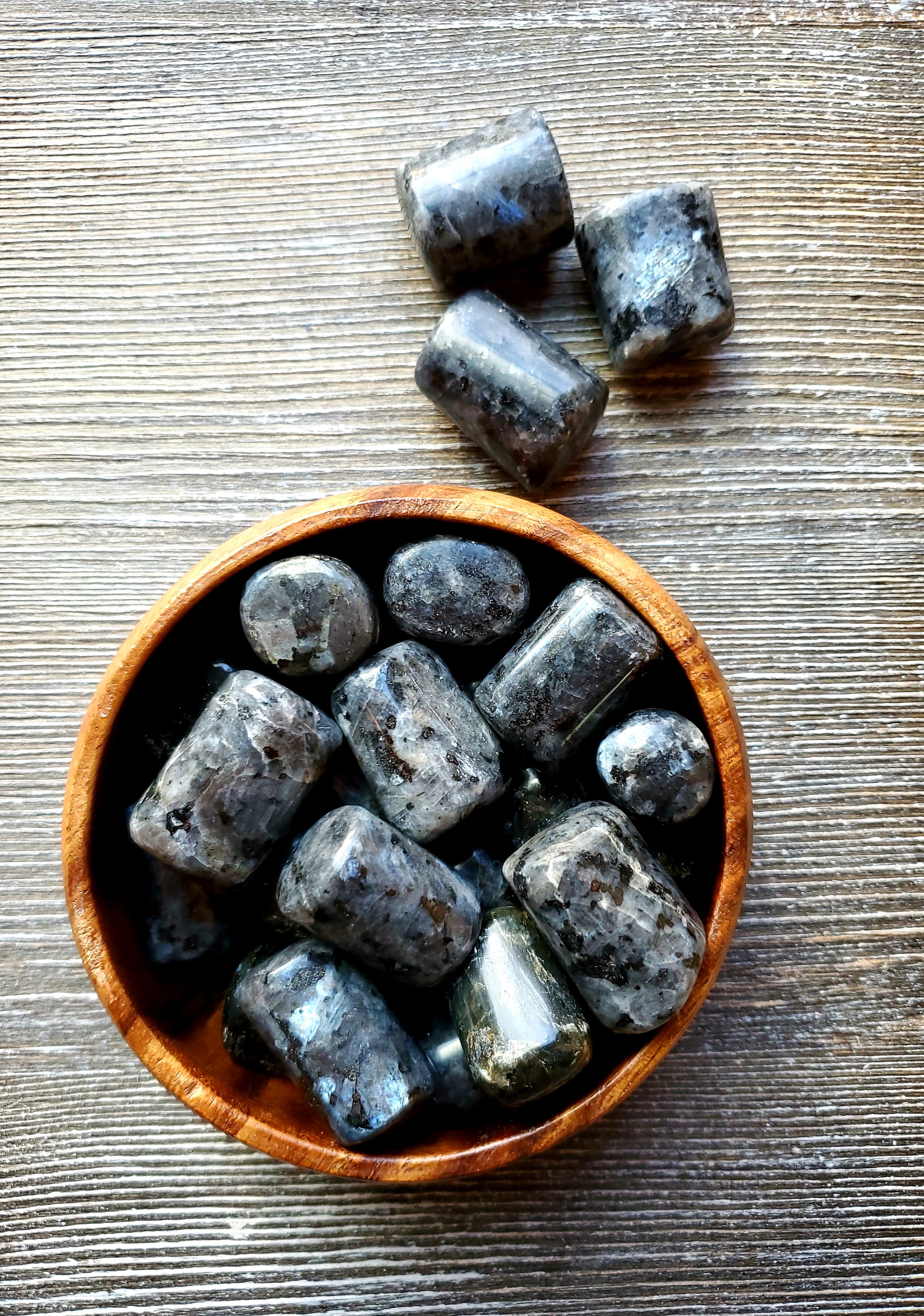 LARVIKITE TUMBLE