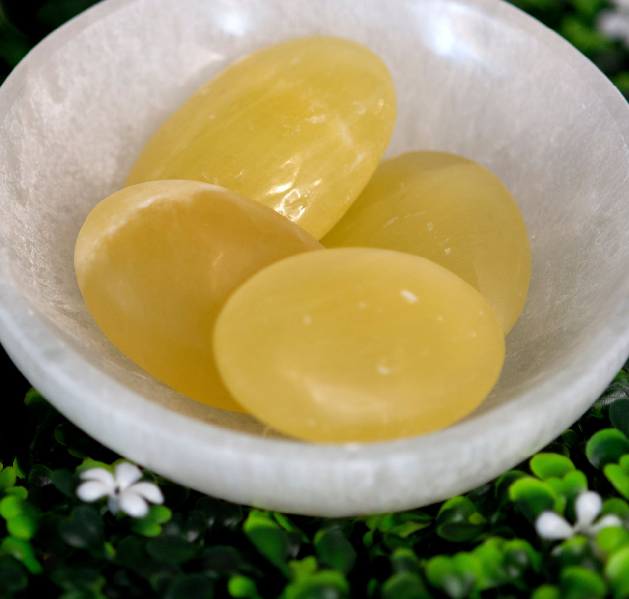 LEMON CALCITE PALM STONE