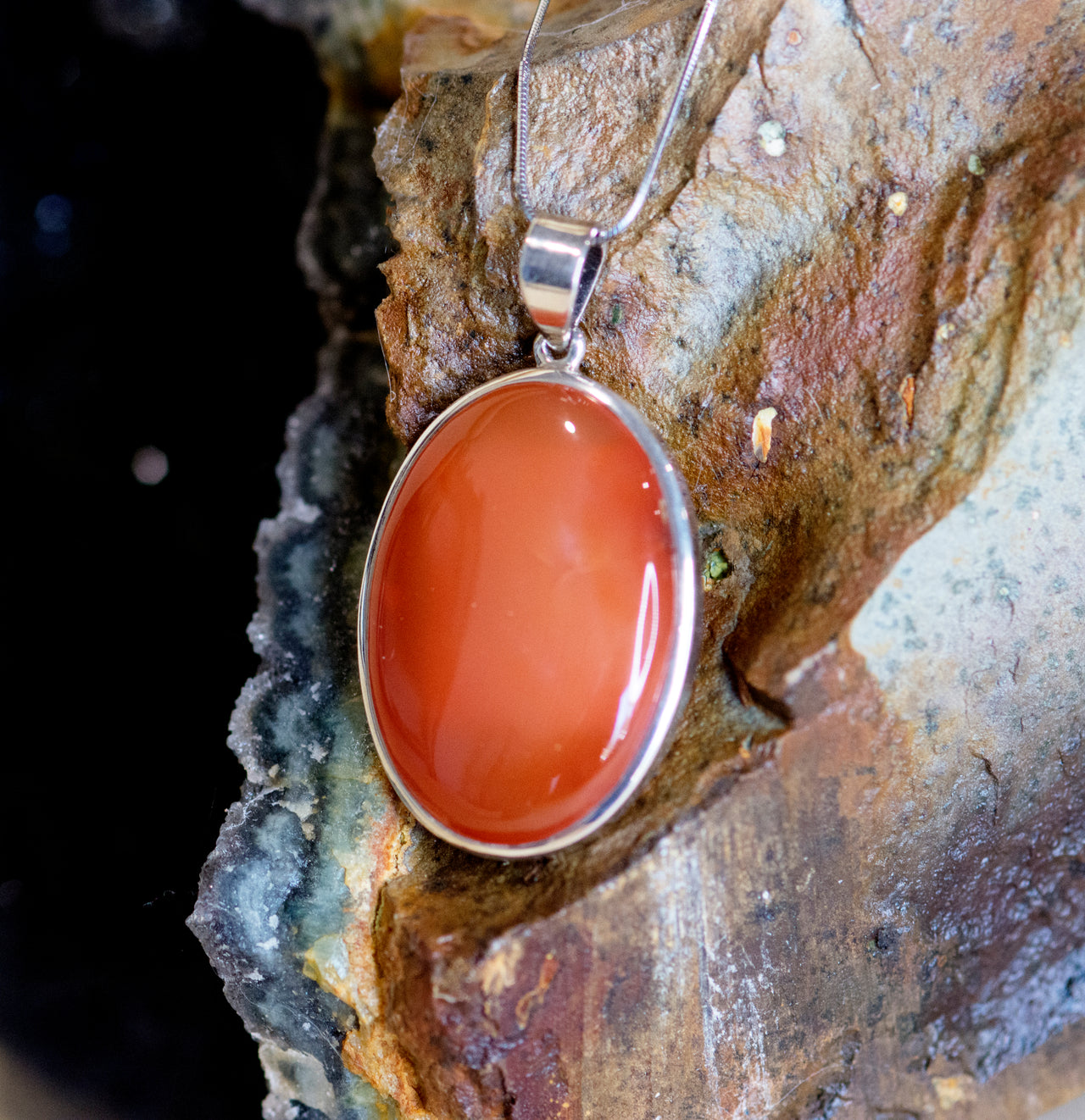 CARNELIAN PENDANT